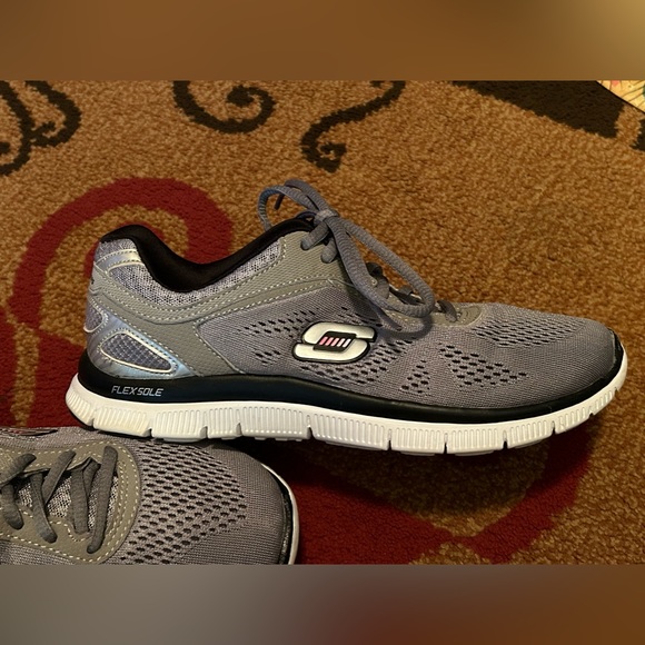 Skechers Skech-Knit Shoes - Picture 2 of 15